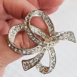 Vintage Brooch with Clear Rhinestones Brooch - 1970's